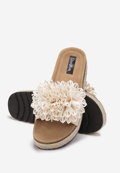 Beżowe Klapki z Kwiatem na Pasku i Plecionką na Korkowej Podeszwie Presta