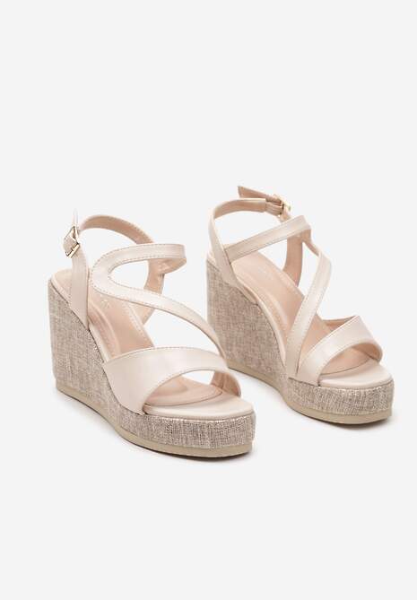 Jasnobeżowe Sandały z Ekoskóry na Koturnie Zapinane na Sprzączkę Moanis
