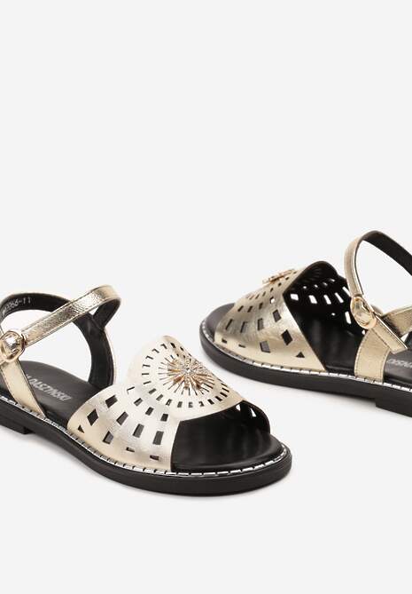 Złote Sandały na Płaskiej Podeszwie z Ażurowym Zdobieniem i Cyrkoniami Zapinane Wokół Kostki Adielle