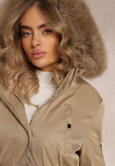 Beżowa Kurtka Parka z Kapturem i Ozdobnym Futerkiem Dioneta