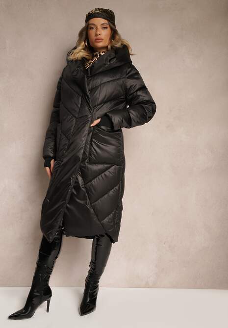 Czarna Pikowana Kurtka o Asymetrycznym Kroju z Kapturem Hedirani