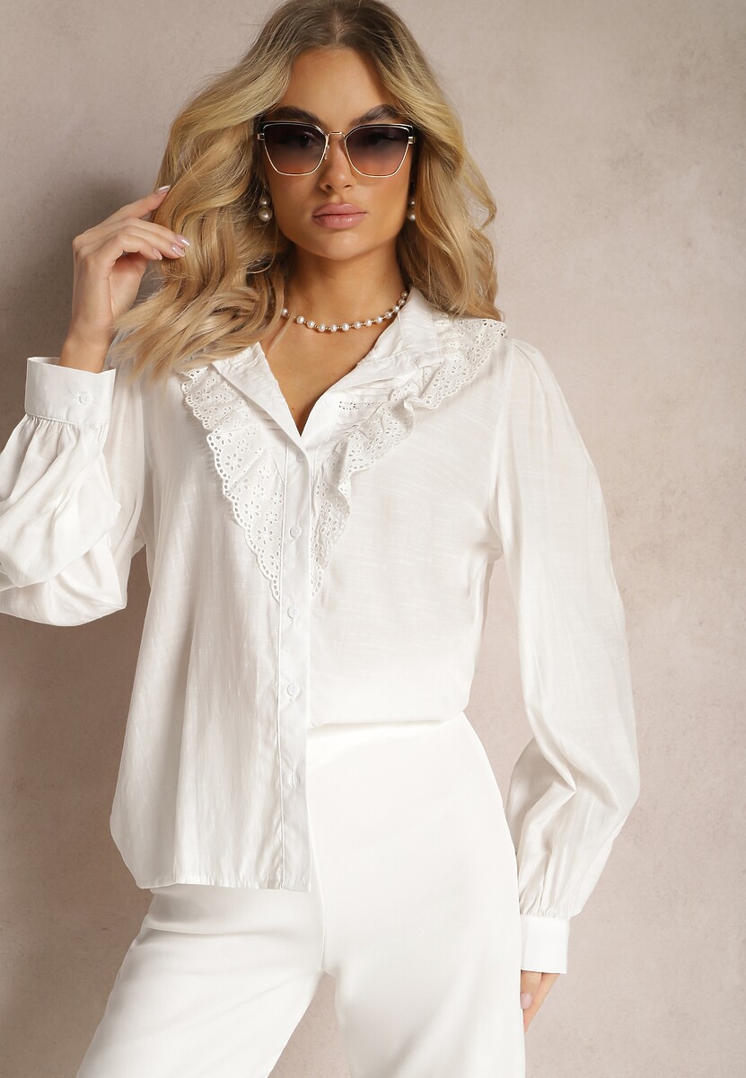 Jasnoniebieska Koszula z Guzikami i Stójką Ozdobiona Koronką Olempia