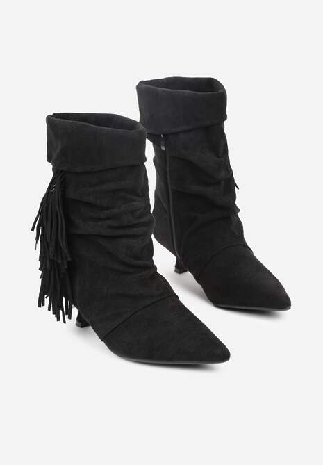 Czarne Wywinięte Botki na Kaczuszce Zdobione Marszczeniem i Frędzlami Gevea