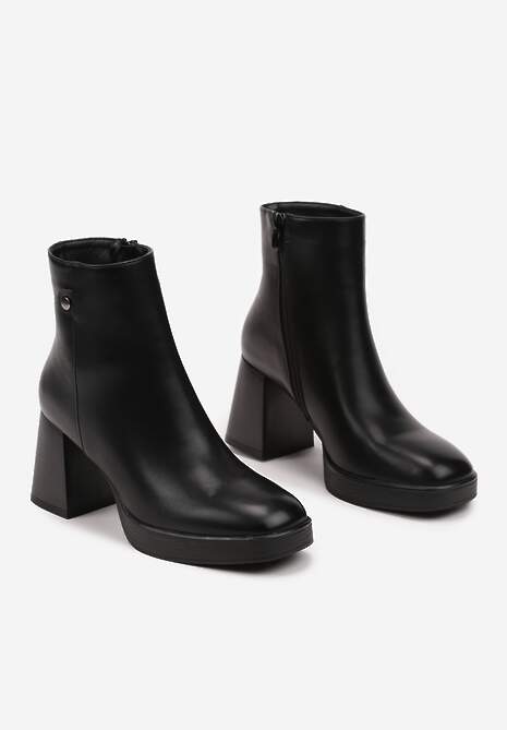 Czarne Botki na Słupku Ozdobione Kwadratowym Noskiem Ansilena