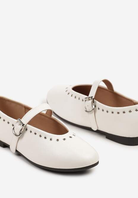 Białe Balerinki w Stylu Mary Jane ze Zdobieniem z Nitami Fennriva