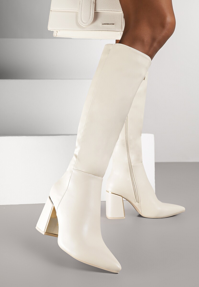 Beżowe Eleganckie Kozaki na Słupkowym Obcasie z Aplikacją i Noskiem w Szpic Noellame