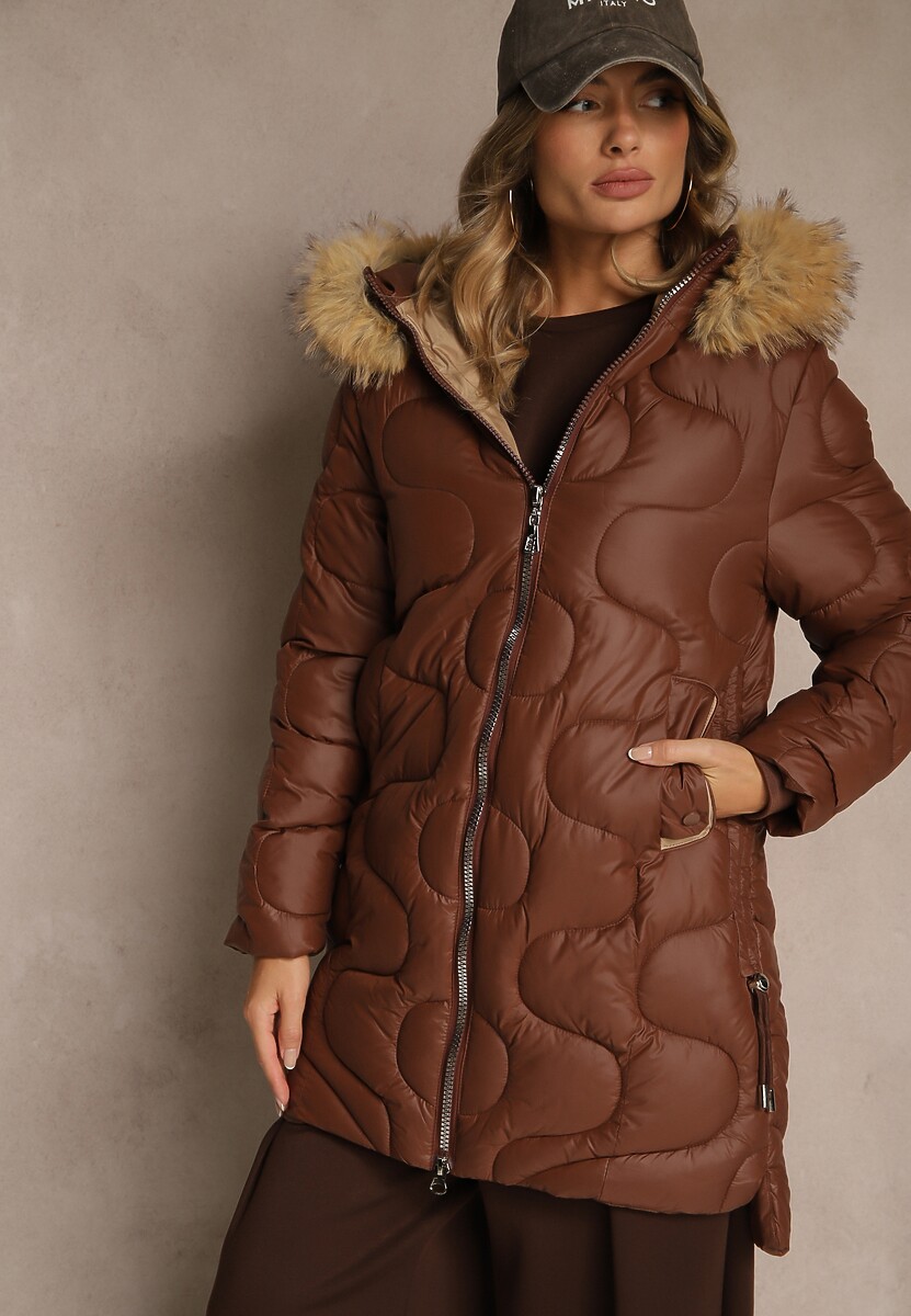 Biała Pikowana Kurtka z Kapturem z Futerkowym Zdobieniem Olinedia