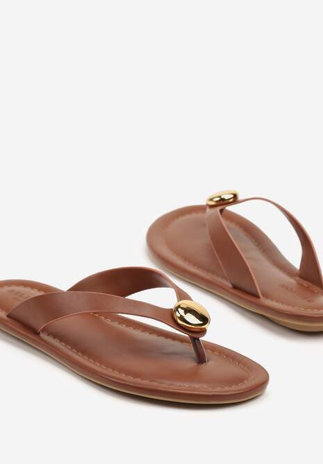 Brązowe Japonki Ozdobione Metaliczną Aplikacją Meravielis