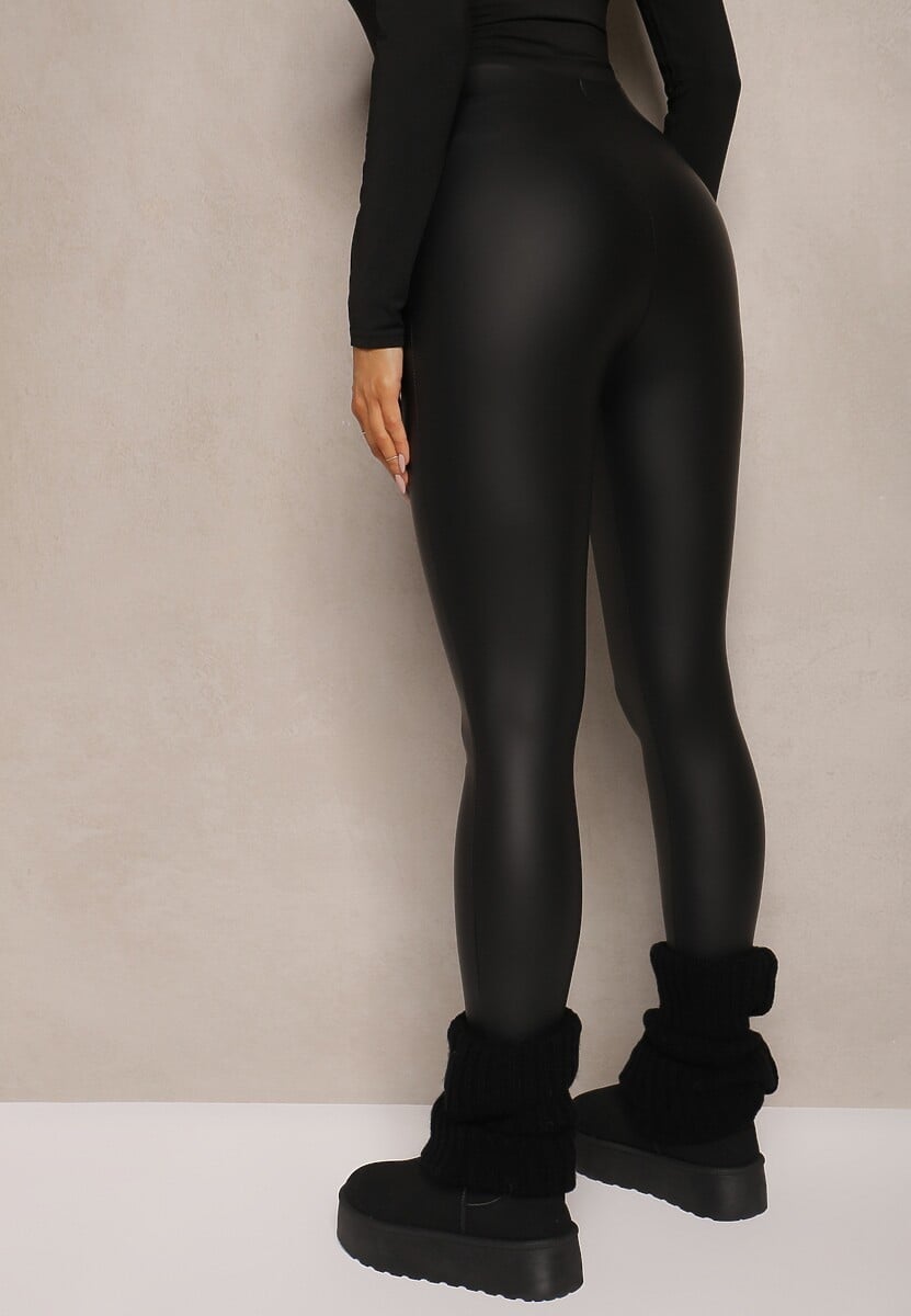 Czarne Legginsy z Imitacji Skóry Ozdobione Drapowaniem i Napami Syah