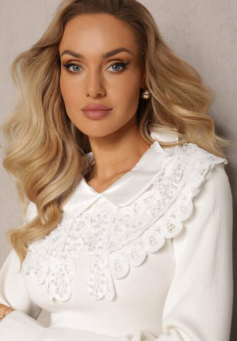 Biały Sweter z Ażurowym Kołnierzem w Perły Divarae