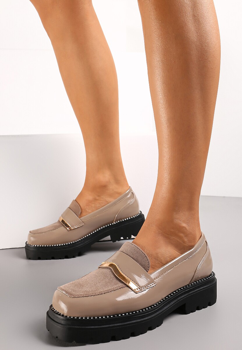 Ciemnobeżowe Mokasyny z Metaliczną Wstawką i Drobnymi Cyrkoniami Nivalu