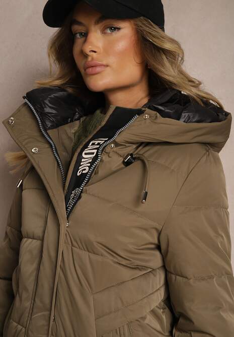 Ciemnozielona Kurtka o Pikowanym Dłuższym Fasonie z Nieodpinanym Kapturem Luciandra