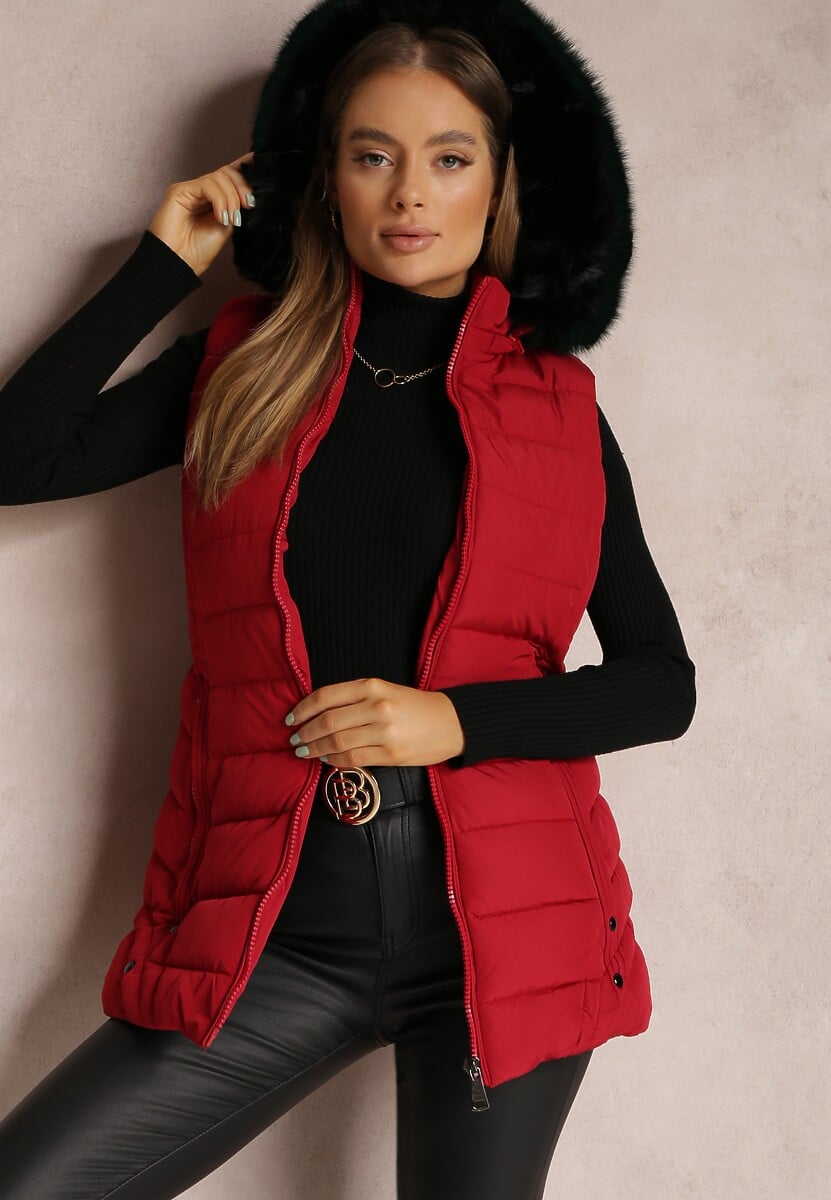 Czerwona Kamizelka Pikowana z Kapturem z Futerkiem Zelija