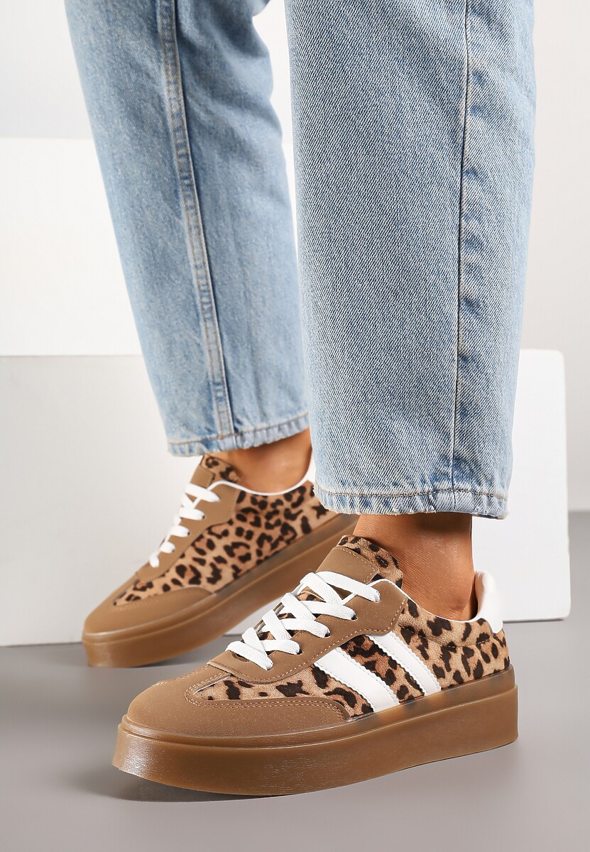 Biało-Bordowe Sneakersy na Kauczukowej Podeszwie Ozdobione Paskami Nilimea