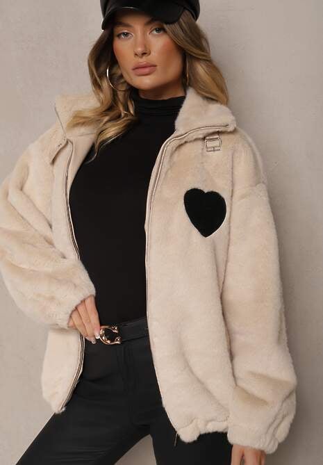 Beżowa Kurtka z Miękkiego Futerka Ozdobiona Naszytym Sercem Zozimara