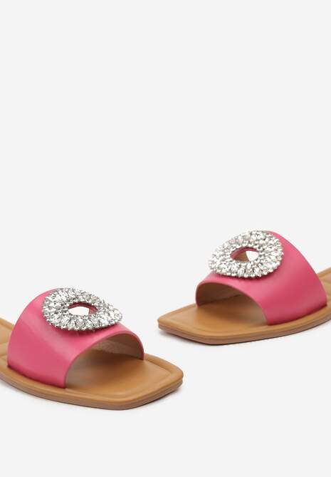 Fuksjowe Klapki Ozdobione Okrągłą Blaszką z Kolorowymi Cyrkoniami Sidraka