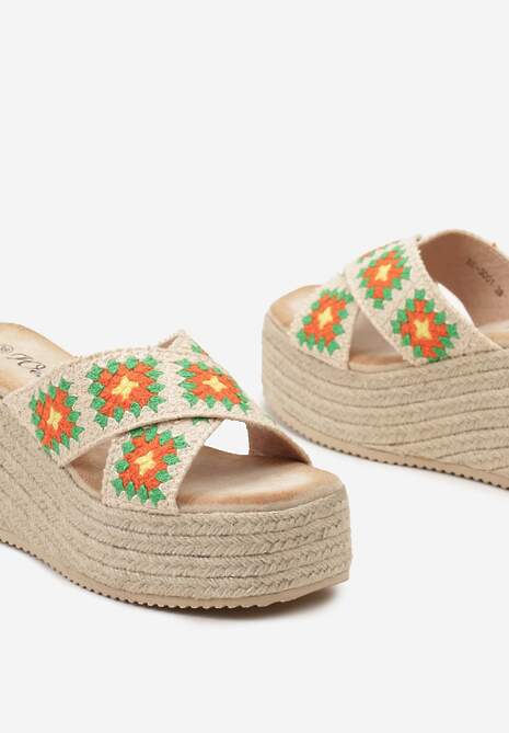 Zielone Klapki w Stylu Boho na Koturnie z Platformą Ozdobioną Plecionką Picela