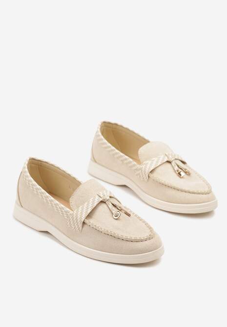 Beżowe Mokasyny Ozdobione Metalicznymi Aplikacjami i  Geometrycznym Wzorem Raviloria