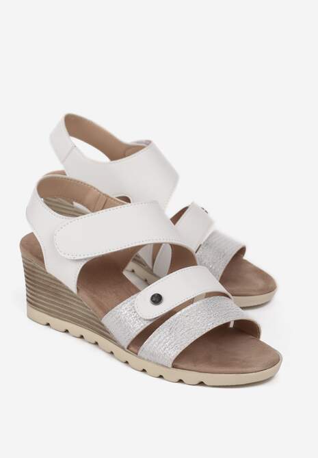 Białe Sandały na Koturnie Imitującym Drewno z Paskiem na Rzep Tegania