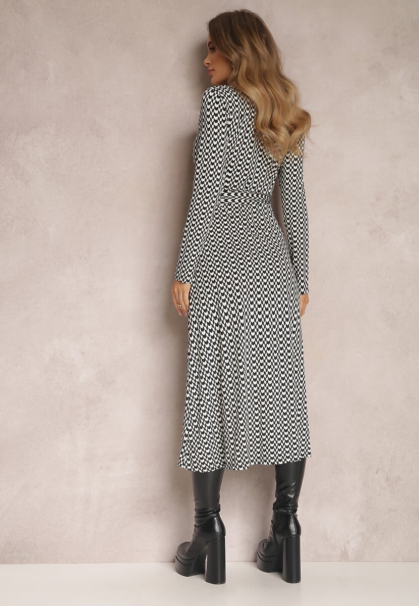 Czarna Sukienka Rozkloszowana Nobo