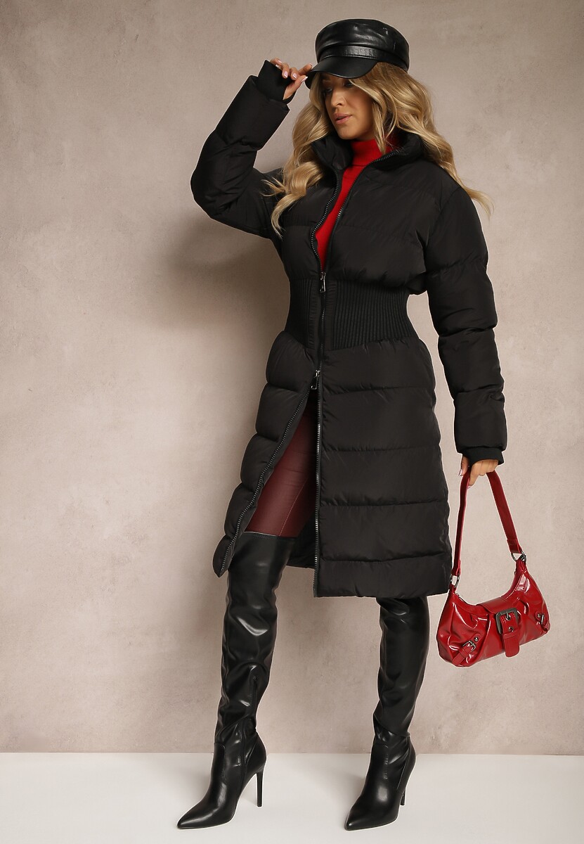 Czarna Kurtka z Pikowanymi Przeszyciami ze Stójką i Szeroką Gumką w Talii Hediala