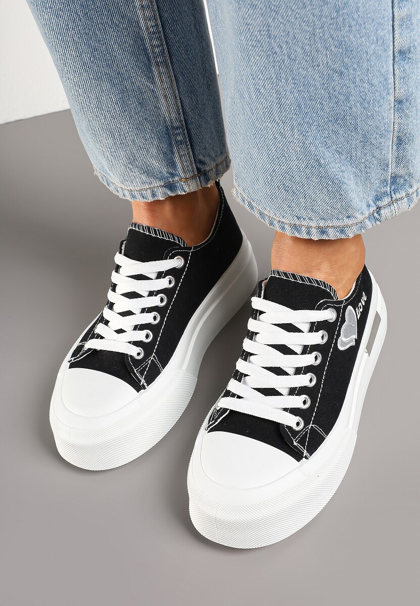 Czarne Trampki na Platformie z Ozdobnym Napisem i Sercem Laviere