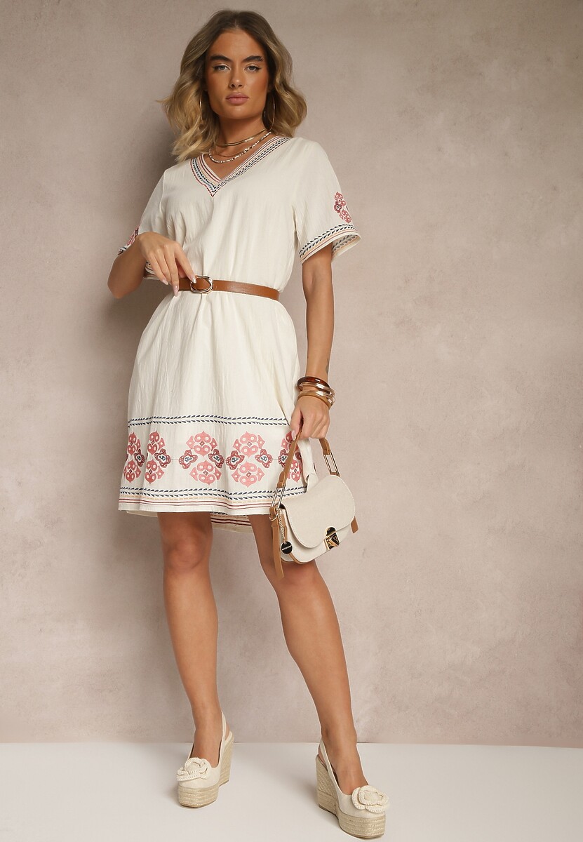 Czerwona Pudełkowa Sukienka z Bawełny w Hafty w Stylu Boho Felkio