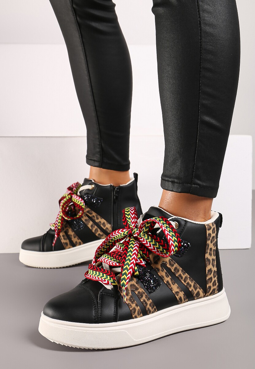 Czarne Streetwearowe Sneakersy na Grubej Podeszwie Ozdobione Kontrastowymi Wstawkami Kaittane