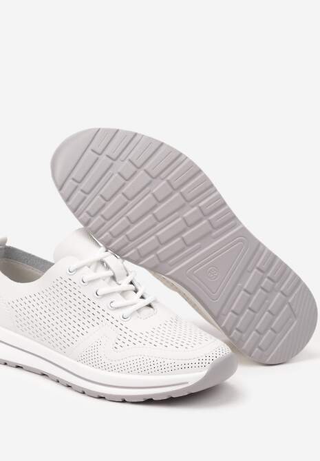 Białe Skórzane Buty Sportowe na Płaskiej Podeszwie ze Skórzaną Wkładką Ozdobione Perforacją Falali