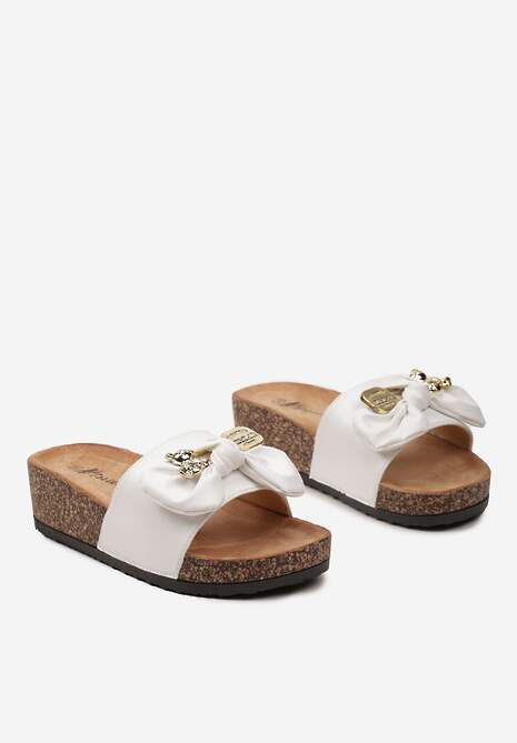 Białe Klapki na Podeszwie Typu Korek z Kokardą i Ozdobnym Misiem Gendry