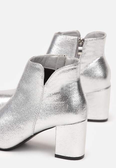 Srebrne Metaliczne Botki na Niskim Słupku Serapana