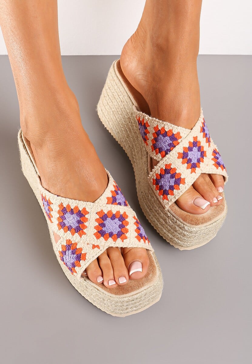 Beżowo-Fioletowe Klapki w Stylu Boho na Koturnie z Platformą Ozdobioną Plecionką Picela