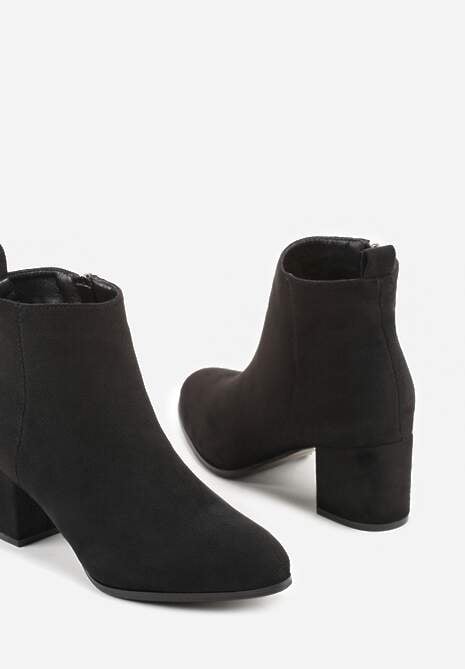 Czarne Botki Vices do Kostki z Imitacji Zamszu na Słupkowym Obcasie Lanisella