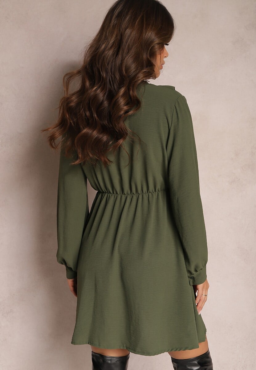 Zielona Mini Sukienka o Rozkloszowanym Fasonie z Falbankami i Gumką w Talii Beranzze