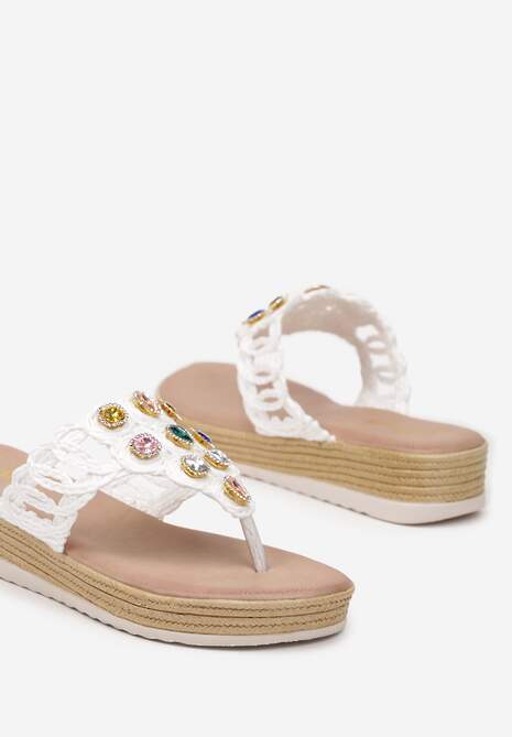 Białe Klapki Japonki z Ażurową Plecionką i Biżuteryjnymi Kryształkami Ansidela