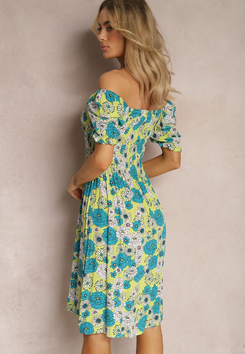 Jasnozielona Sukienka Midi z Wiskozy w Kwiaty z Kwadratowym Dekoltem i Marszczeniami Nasoria