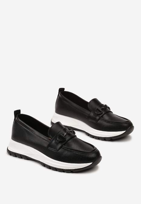 Czarne Półbuty z Delikatną Perforacją i Klamerką Lirandis