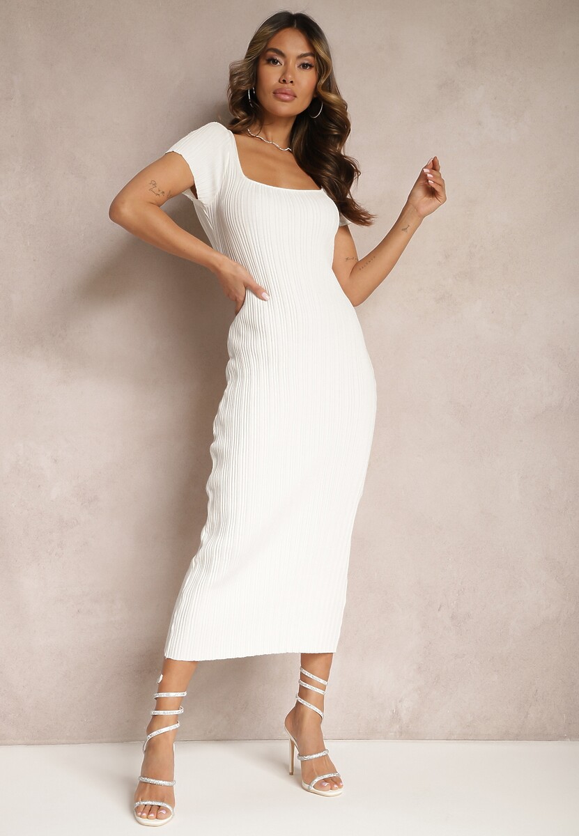Biała Sukienka Bodycon z Kwadratowym Dekoltem i Ozdobnym Wycięciem na Plecach Scriptos