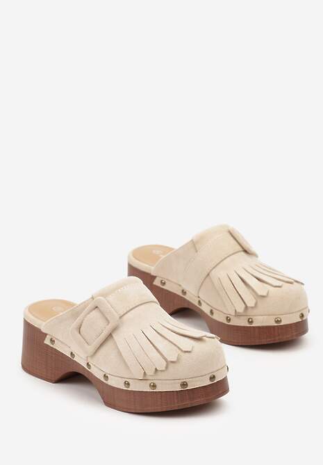 Beżowe Chodaki Klapki na Grubej Podeszwie z Ozdobnymi Frędzlami i Klamrami Quetta