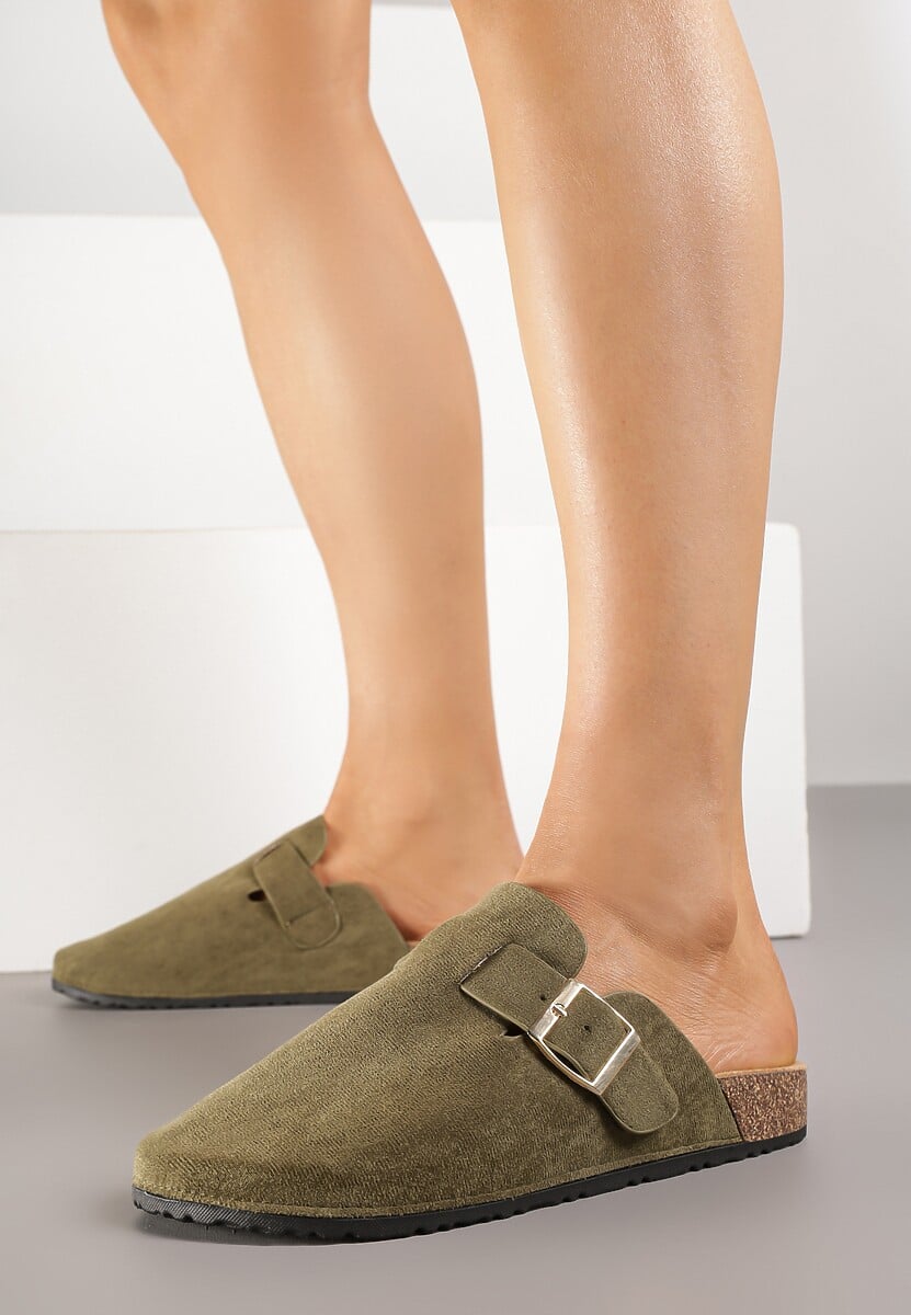 Zielone Klapki Chodaki Ozdobione Paskami z Klamrami Silamia