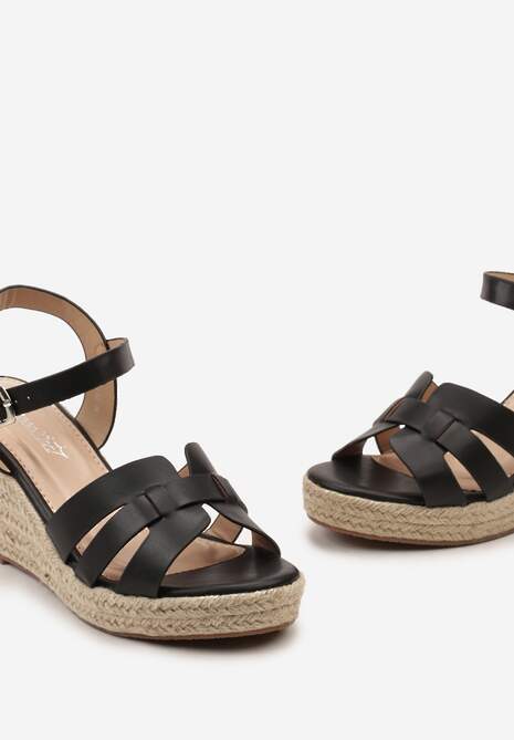 Czarne Sandały na Koturnie z Przeplatanymi Paseczkami i Plecionką Pearlina