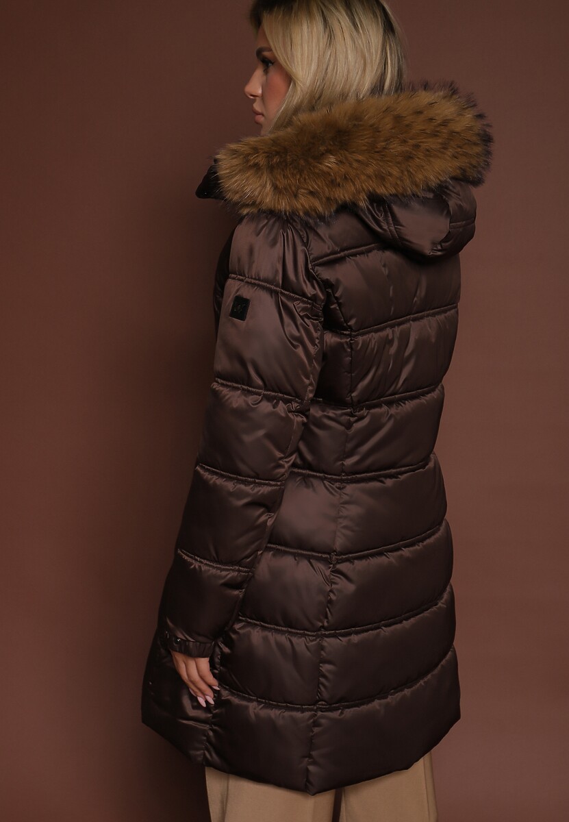 Ciemnobrązowa Pikowana Kurtka o Długim Fasonie z Odpinanym Kapturem z Futerkiem  Fenalda