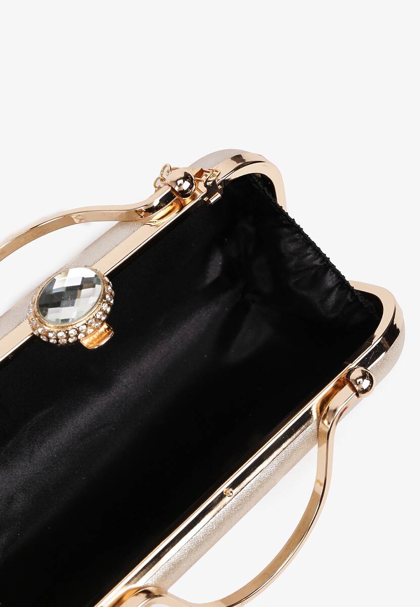 Złota Torebka Koktajlowa Zapinana na Zatrzask z Łańcuszkiem i Rączką Ozdobiona Cyrkoniami Carsea