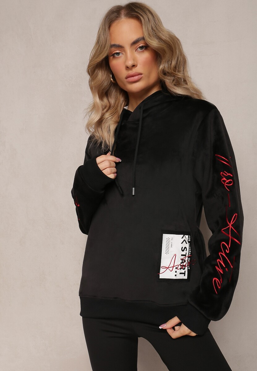 Czarna Bluza z Polarem i Haftami na Rękawach Janakame