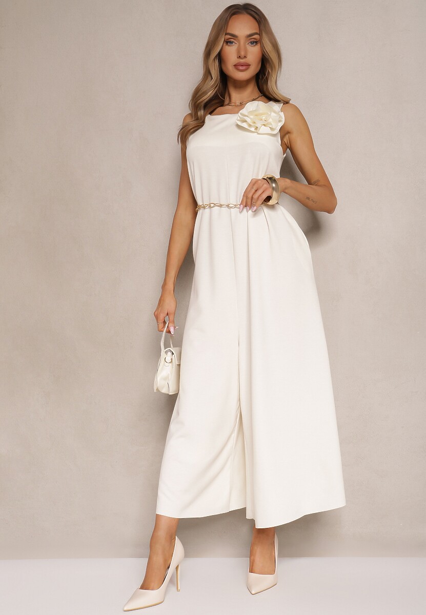 Jasnobeżowy Kombinezon z Wiskozą Ozdobiona Kwiatem Broszką 3D Solio