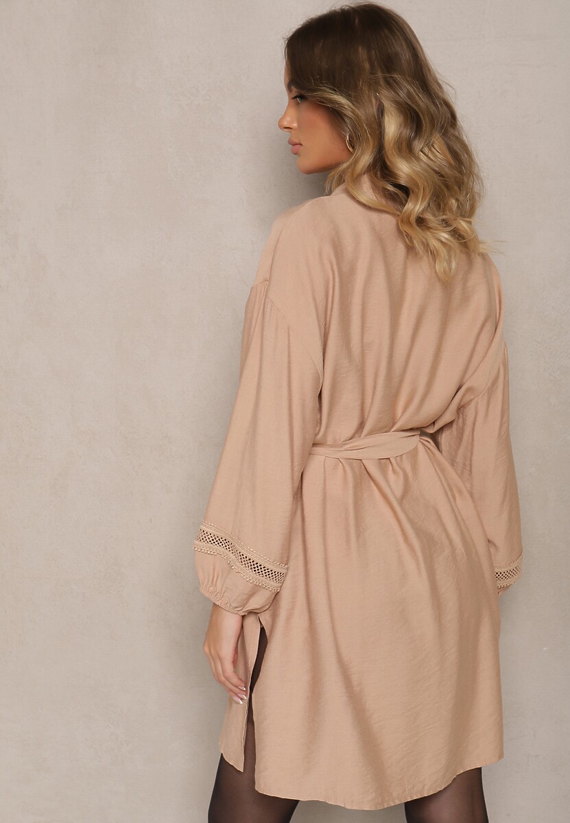 Beżowa Sukienka Kimono z Wiskozy z Kieszeniami Zdobiona Ażurowymi Wstawkami Salithia