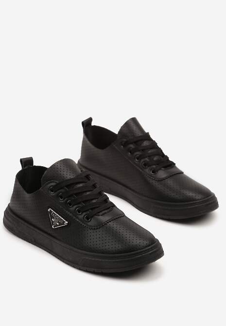 Czarne Tenisówki z Cholewką z Perforacją i Ozdobną Aplikacją Emmio