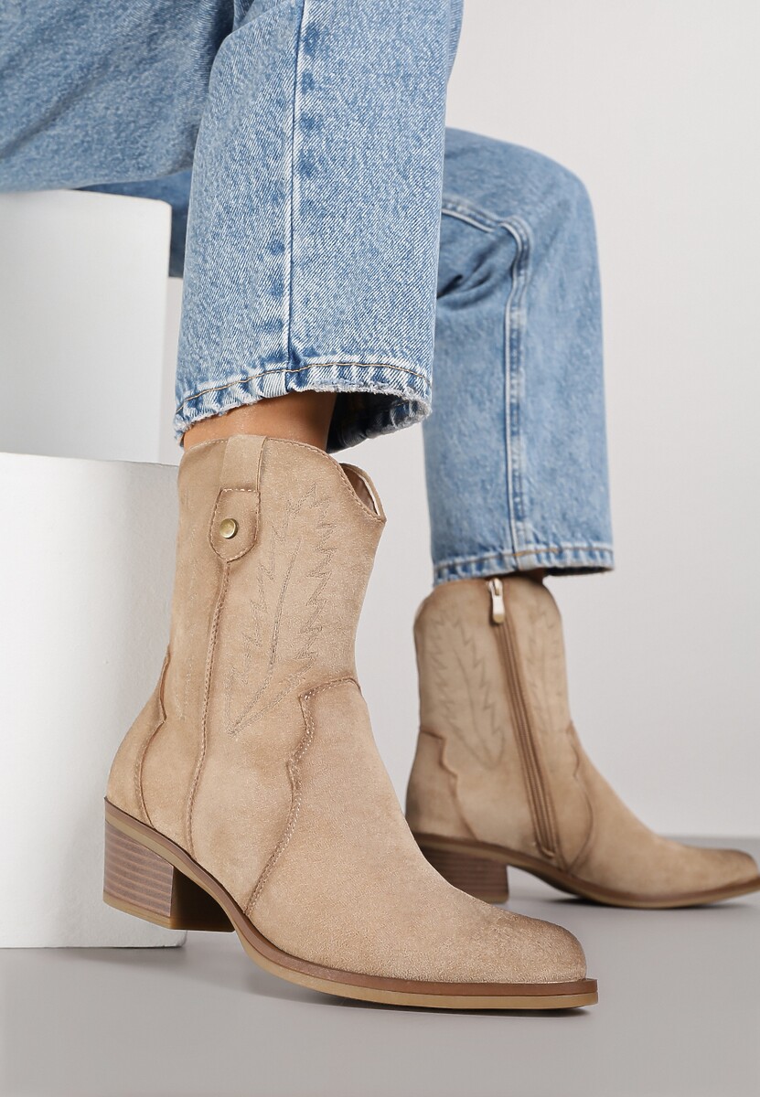 Beżowe Botki Kowbojki z Delikatnym Haftem Pionne