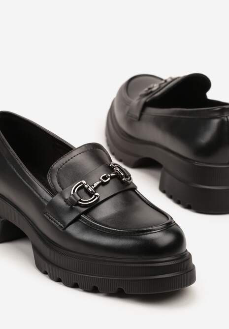 Czarne Mokasyny na Tłoczonej Platformie Ozdobione Klamrą Nessorie