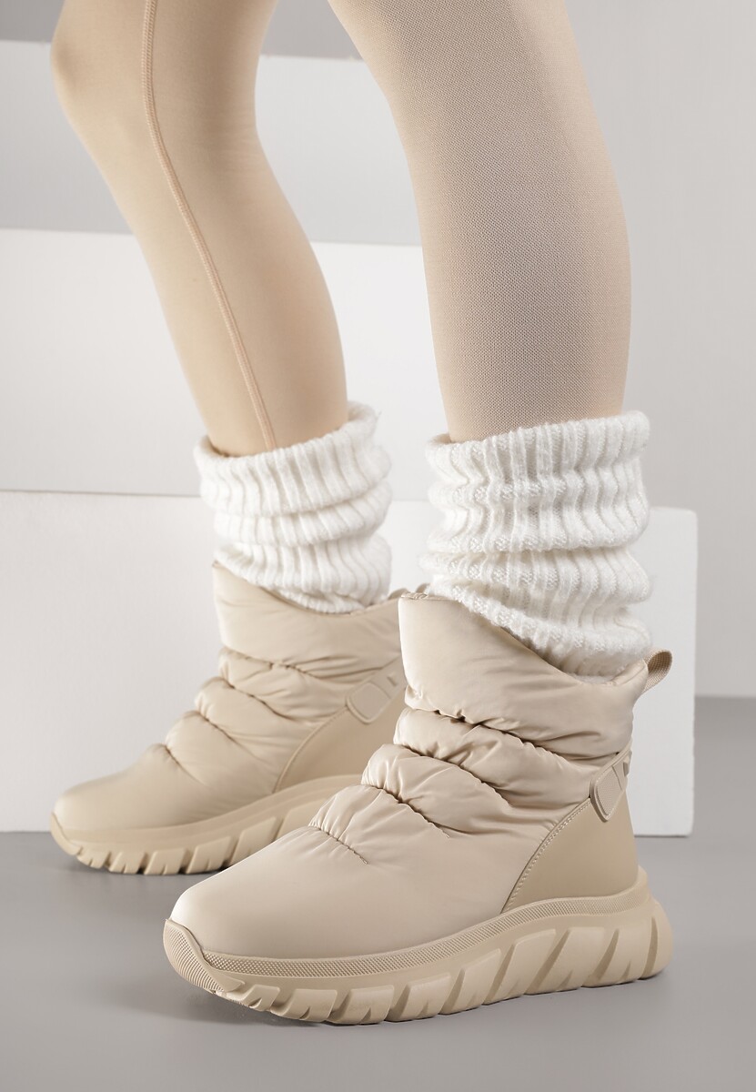 Ciemnobeżowe Śniegowce na Platformie z Tłoczeniem i Pikowaną Cholewką Resisia